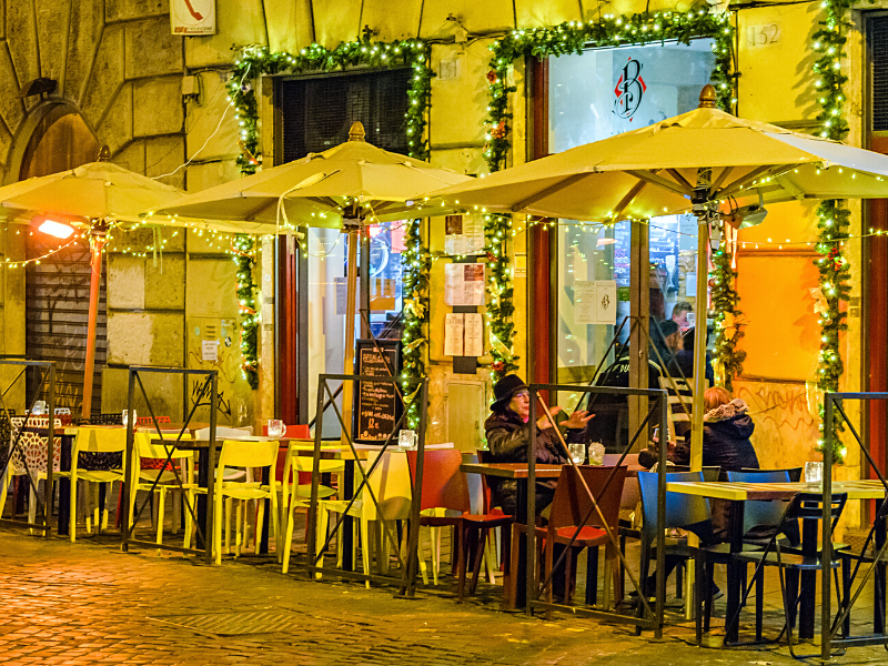 decorate your business for the holiday
