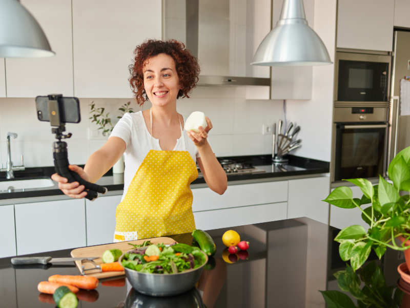 How Social Media Trends are Transforming the Food Industry